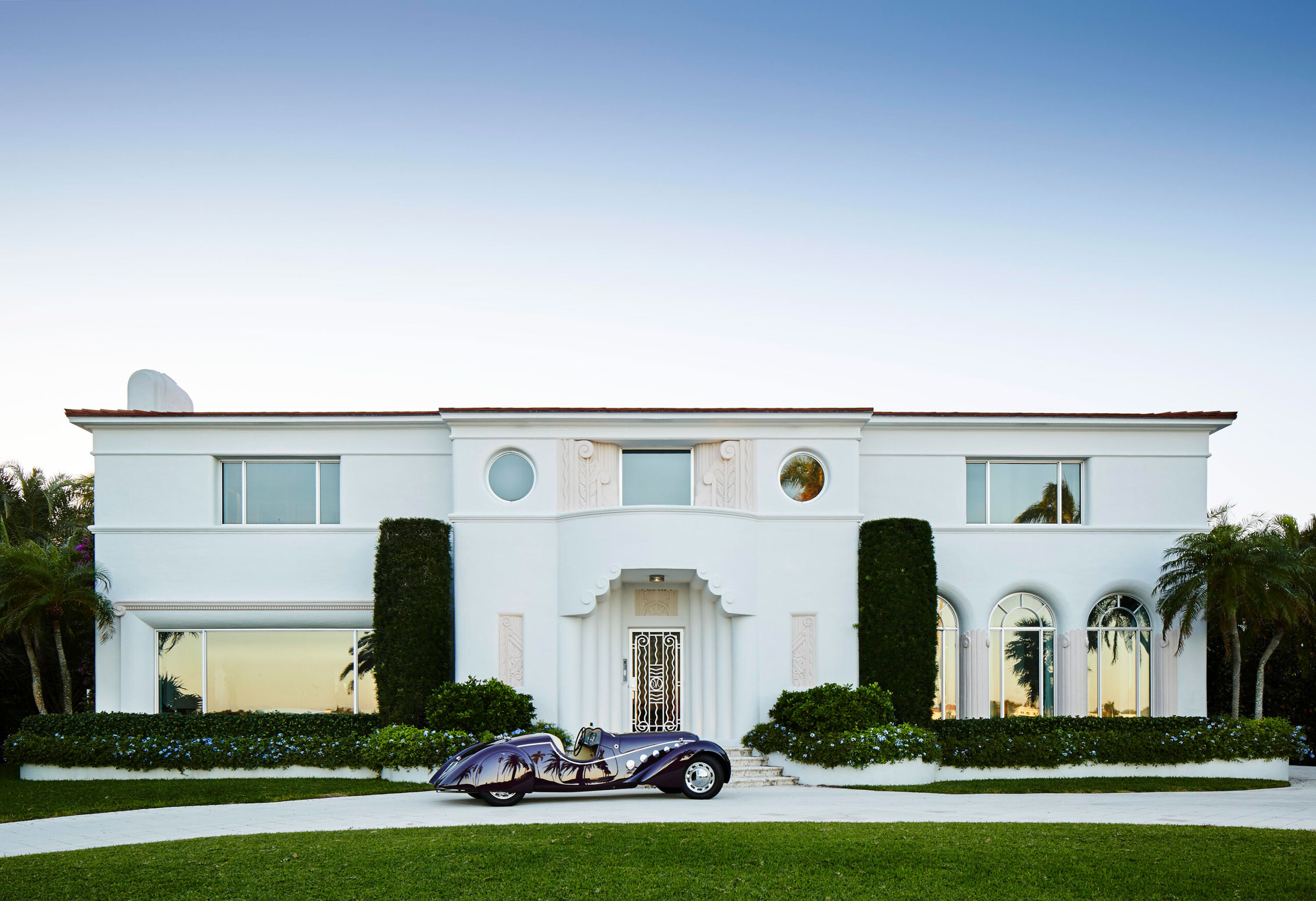 Historic West Palm Beach - Luxury home front facade in Palm Beach, FL. Design by Pembrooke & Ives....