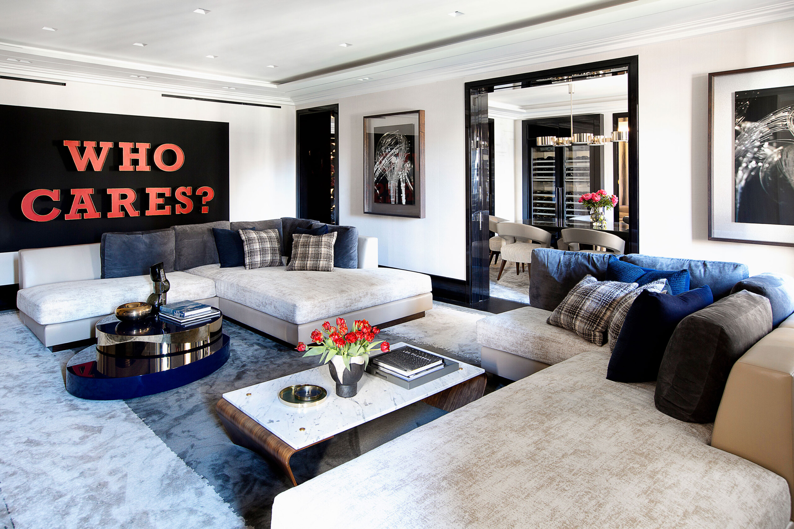 Glamour on Park - Comfortable living room design in Park Avenue home. Interior design by Pembrooke...