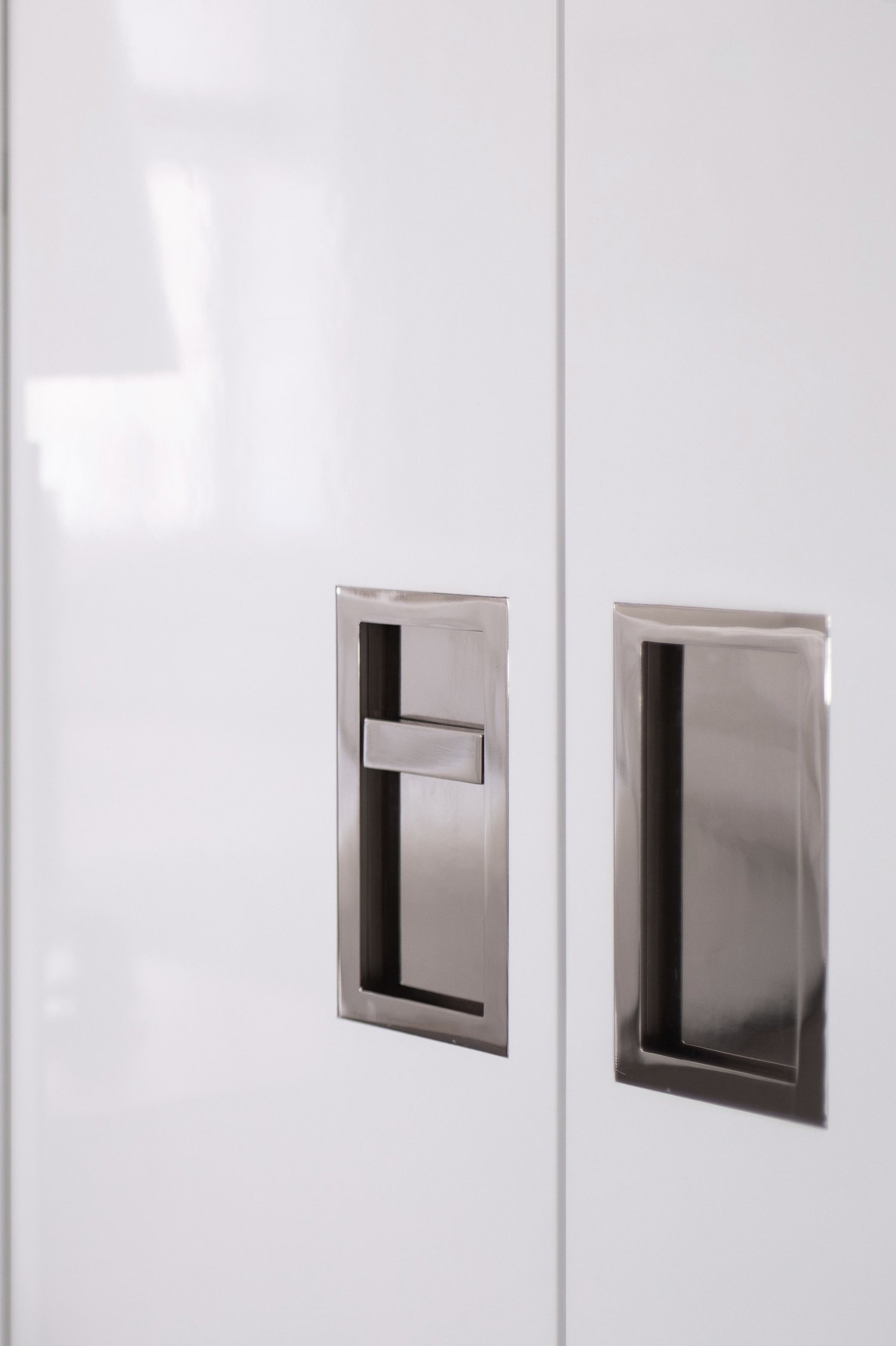 Hamilton Sinkler X Pembrooke & Ives custom modern chrome door handle hardware. Designed by Pembrooke...