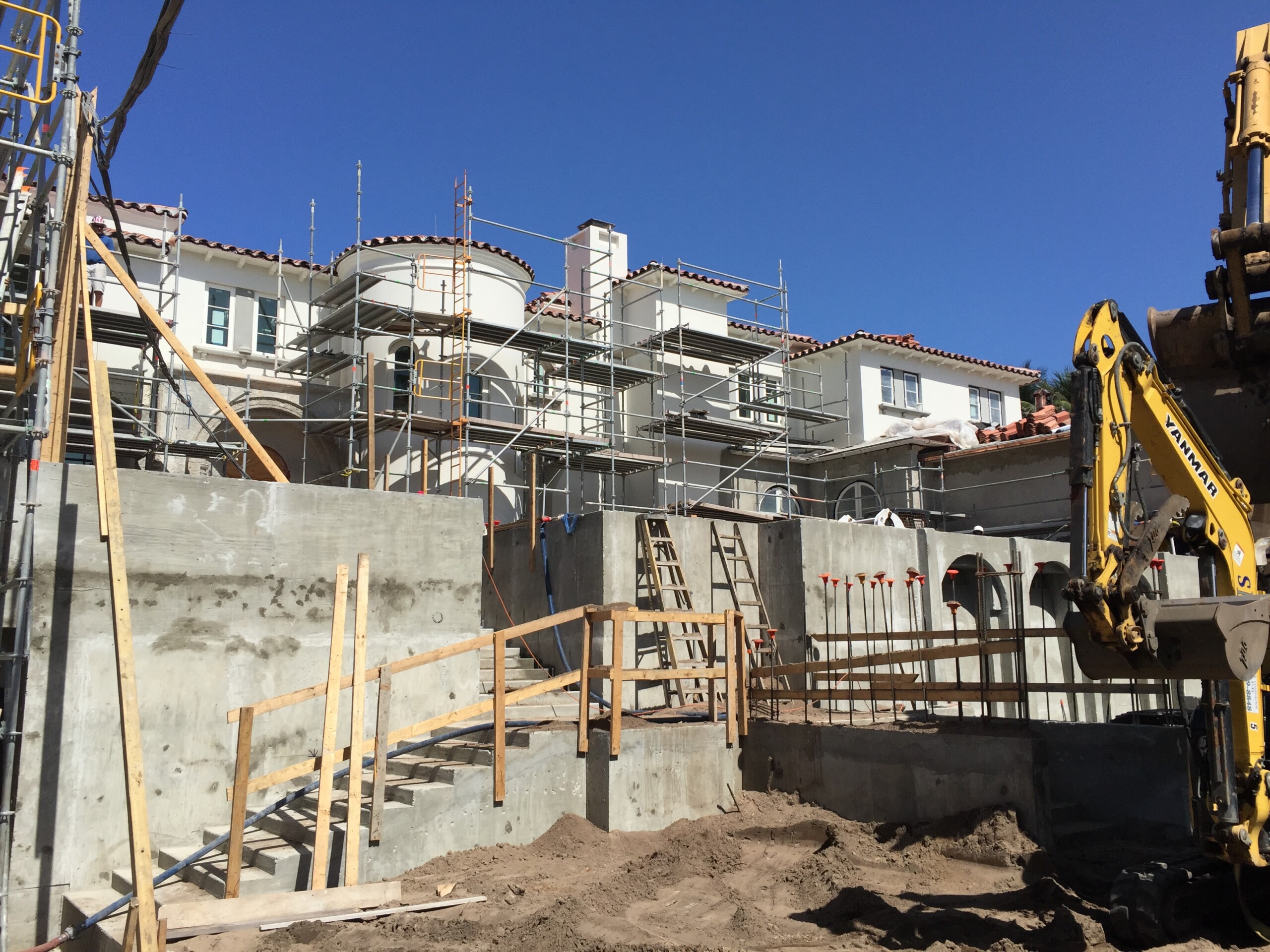 Kennedy House Exterior, Construction