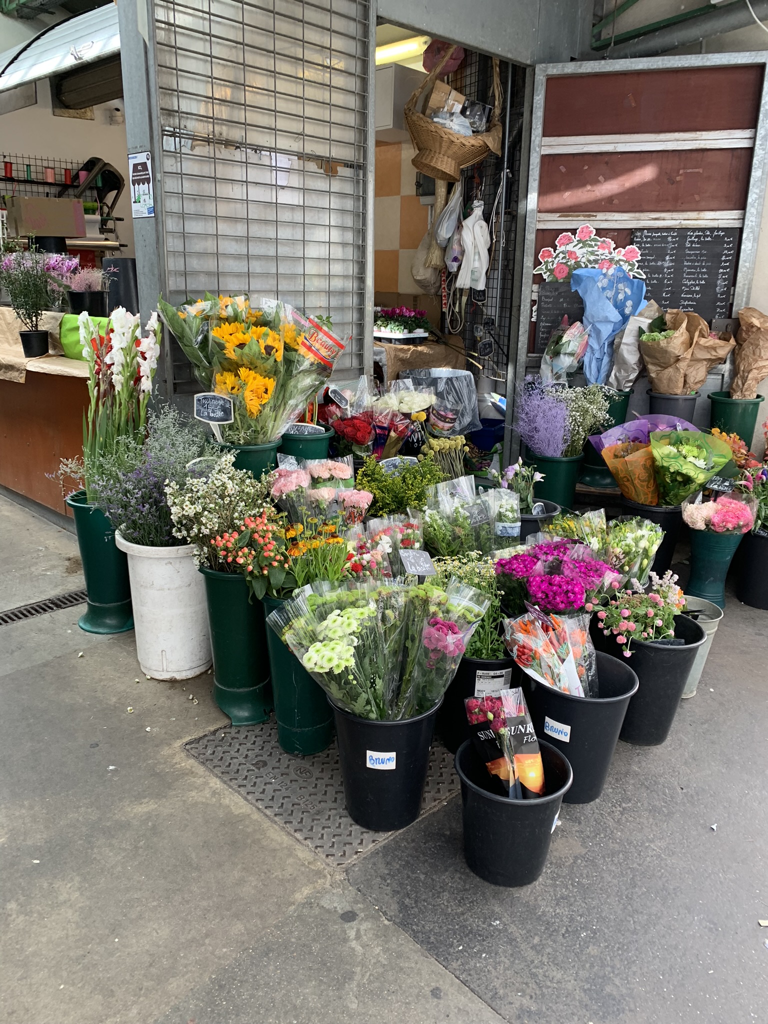 Marche Des Enfants Rouges Le Marais 3rd Arron