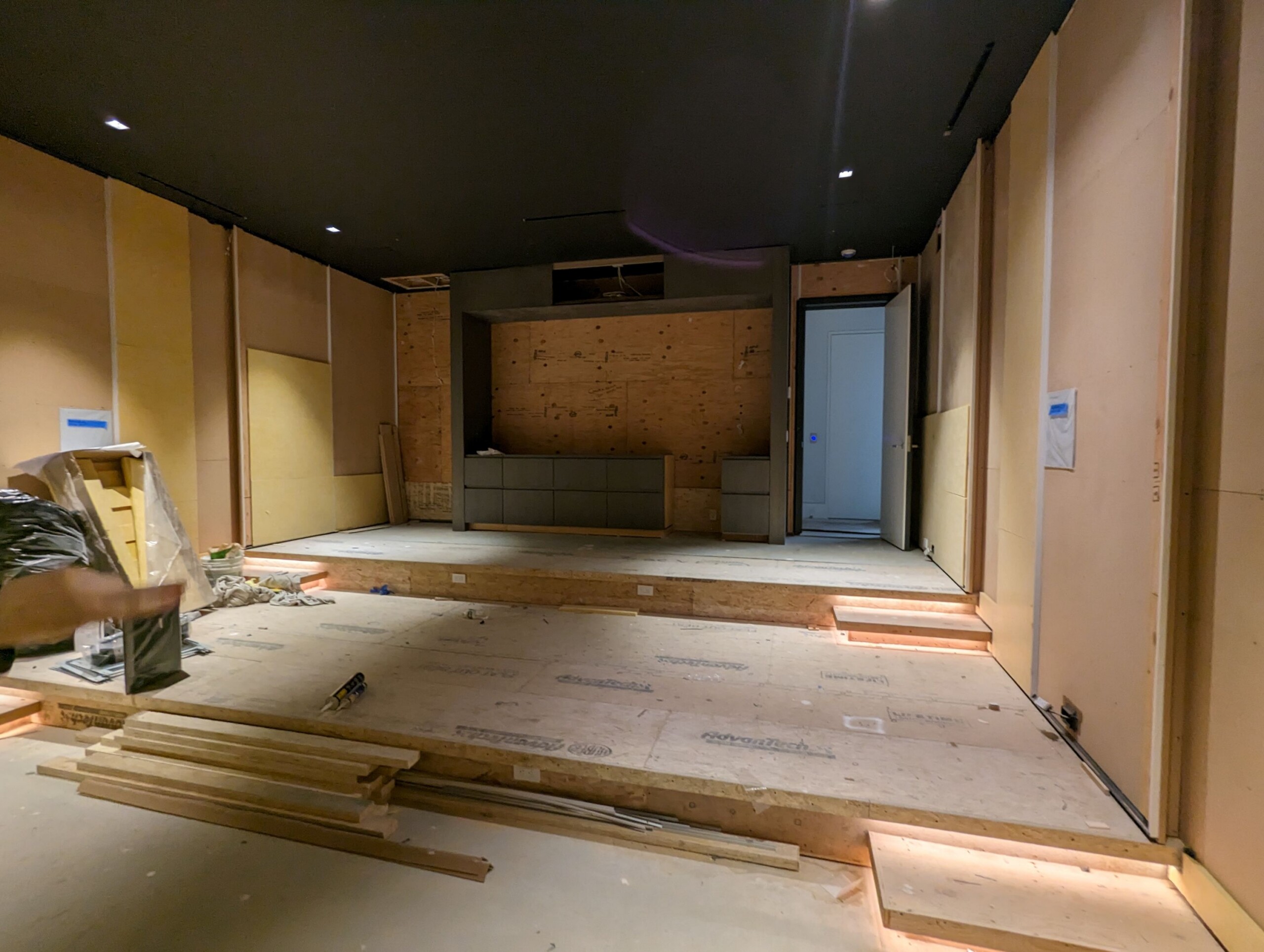 PXL_20230308_212340081